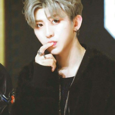 今天也要爱我们的蔡徐坤哦！！！