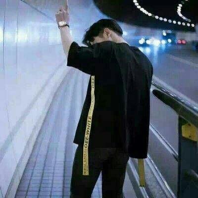 你的神枪手高冷男友来了
