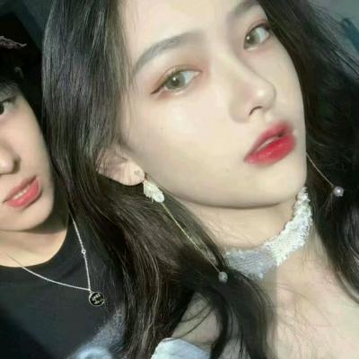 快手流行的霸气女生头像——酒桌见