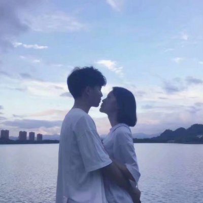 单身狗最不愿意看到的恩爱情侣头像大图