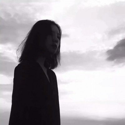 黑白女头--时尚并驾齐驱