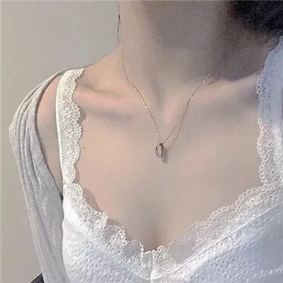 性感露锁骨衬衫女生头像 女人不坏男人不爱