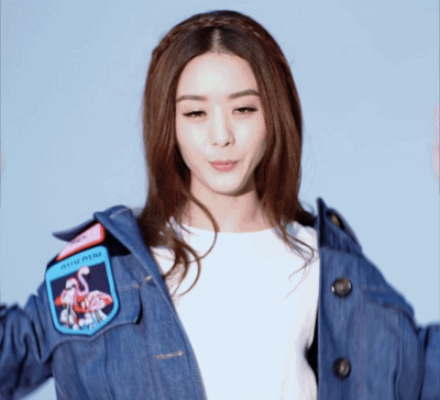 当红女星赵丽颖变身萌萌哒表情包 可爱值爆表!