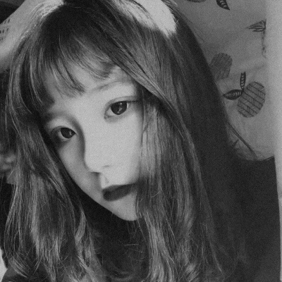 女生黑白伤感头像～遍体鳞伤还想我原谅