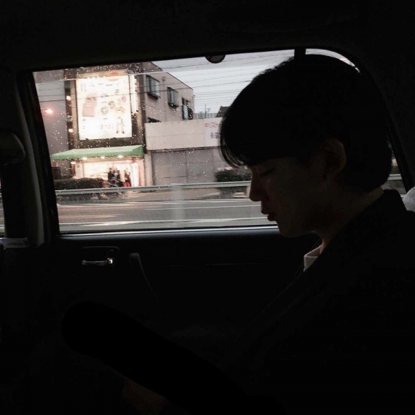 头像图片大全 好看的安静又沉稳的撩妹男生头像