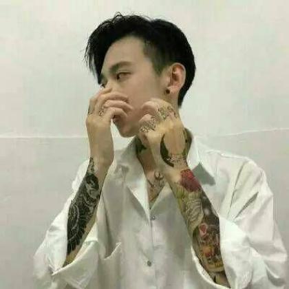 霸气经典的男生头像容不得一丝威胁